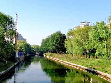 三门峡裸浴村，古老习俗与现代视角的碰撞